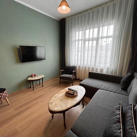 Waterfront Apartment By The Tram - Terrace With Dome & Golden Horn View In Fatih اسطنبول المظهر الخارجي الصورة