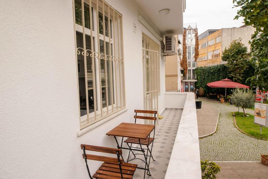 Waterfront Apartment By The Tram - Terrace With Dome & Golden Horn View In Fatih اسطنبول المظهر الخارجي الصورة