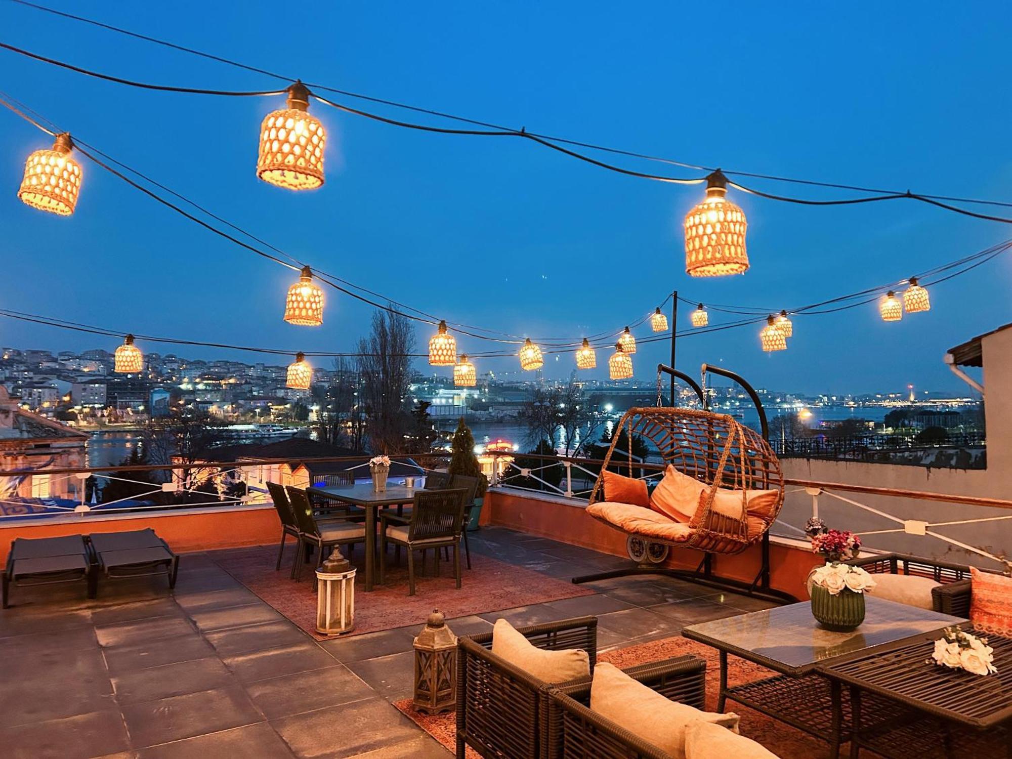 Waterfront Apartment By The Tram - Terrace With Dome & Golden Horn View In Fatih اسطنبول المظهر الخارجي الصورة