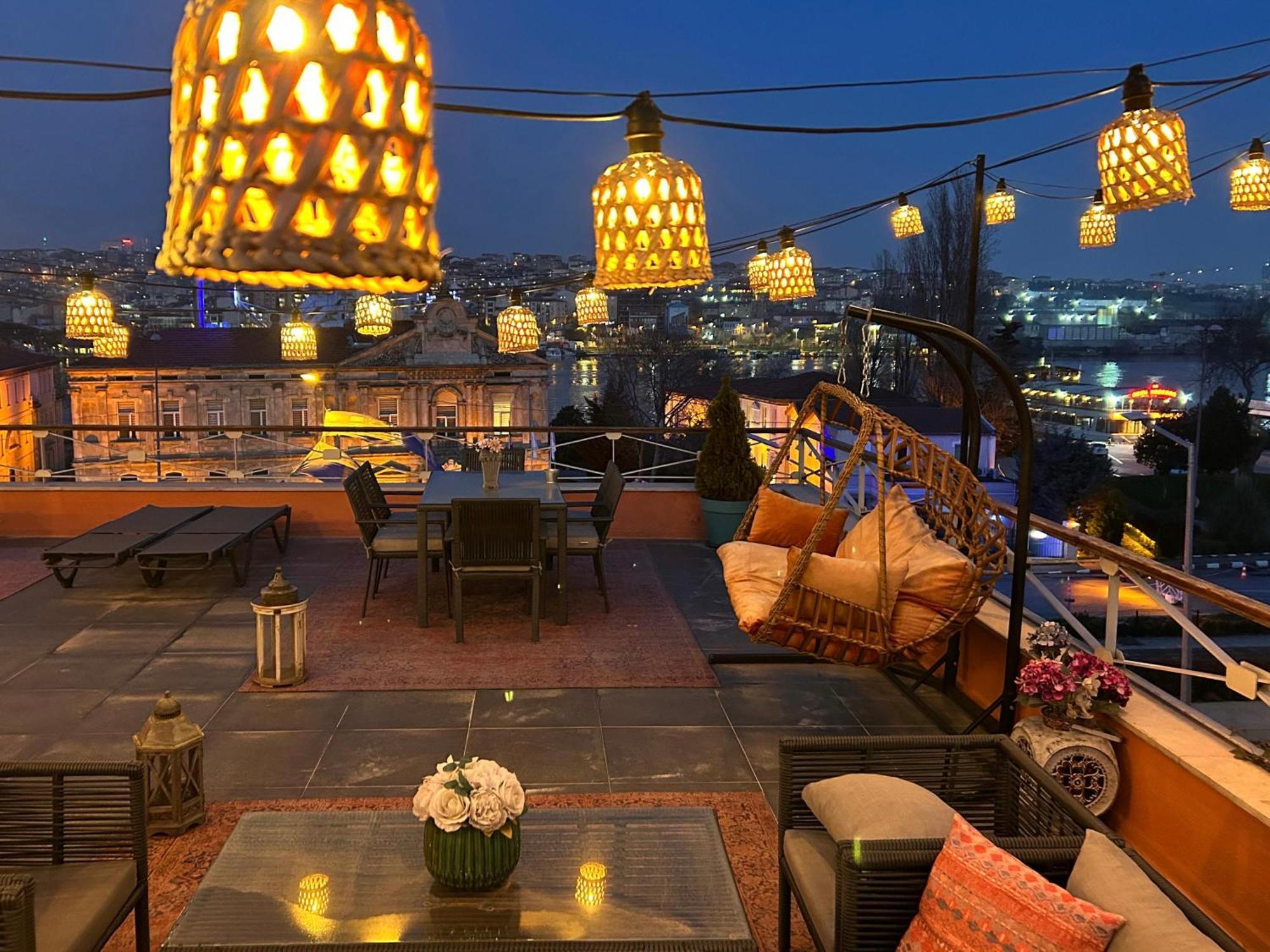 Waterfront Apartment By The Tram - Terrace With Dome & Golden Horn View In Fatih اسطنبول المظهر الخارجي الصورة