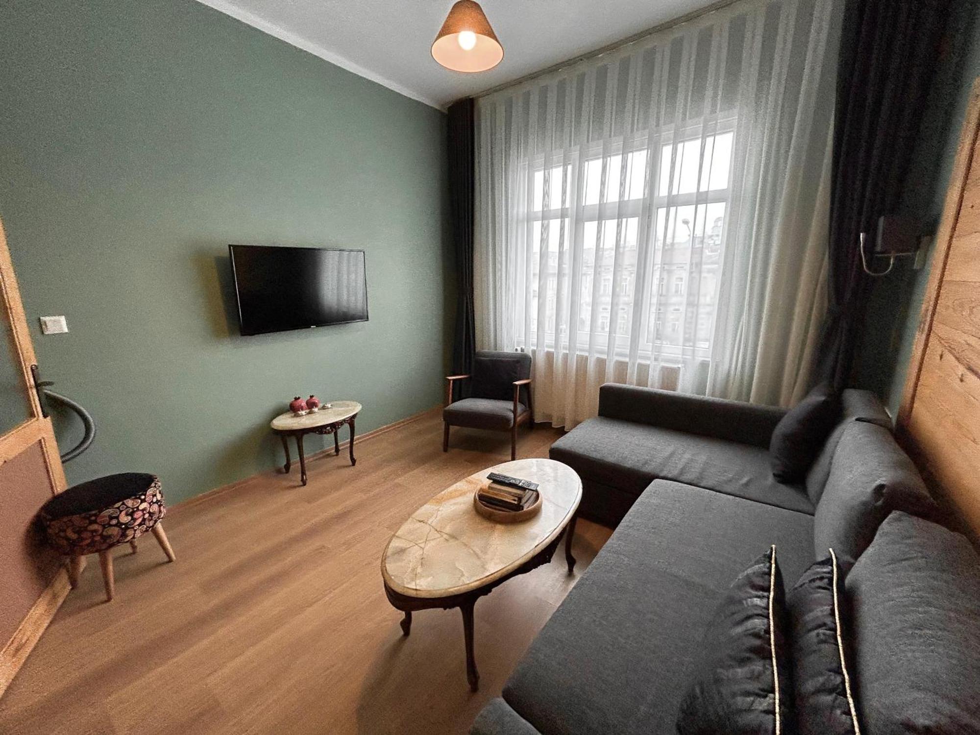 Waterfront Apartment By The Tram - Terrace With Dome & Golden Horn View In Fatih اسطنبول المظهر الخارجي الصورة