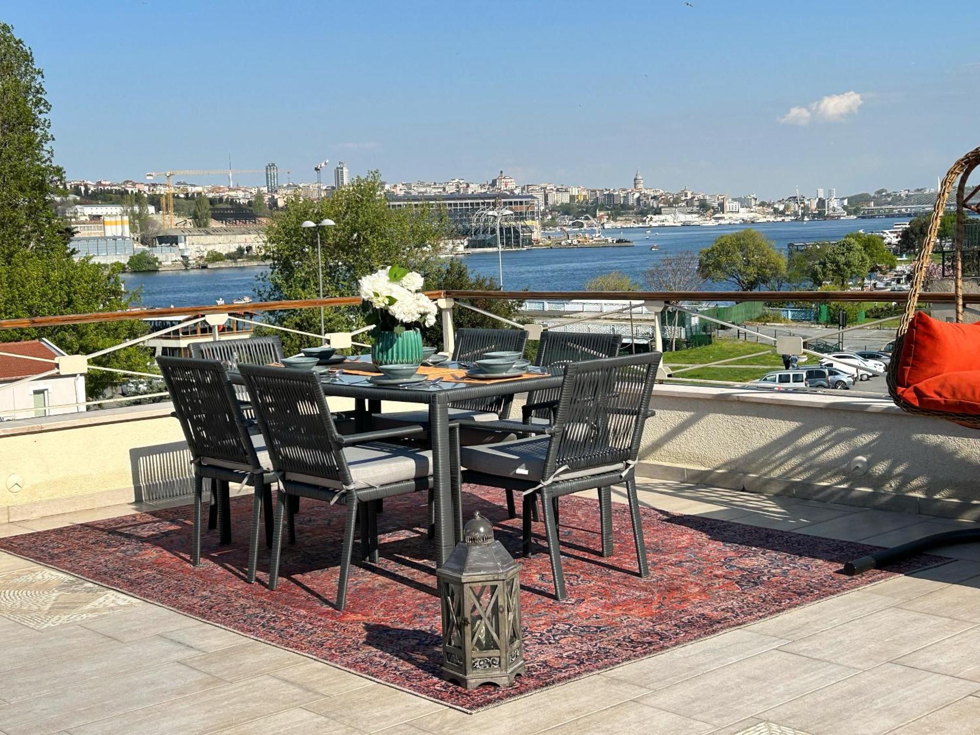 Waterfront Apartment By The Tram - Terrace With Dome & Golden Horn View In Fatih اسطنبول المظهر الخارجي الصورة