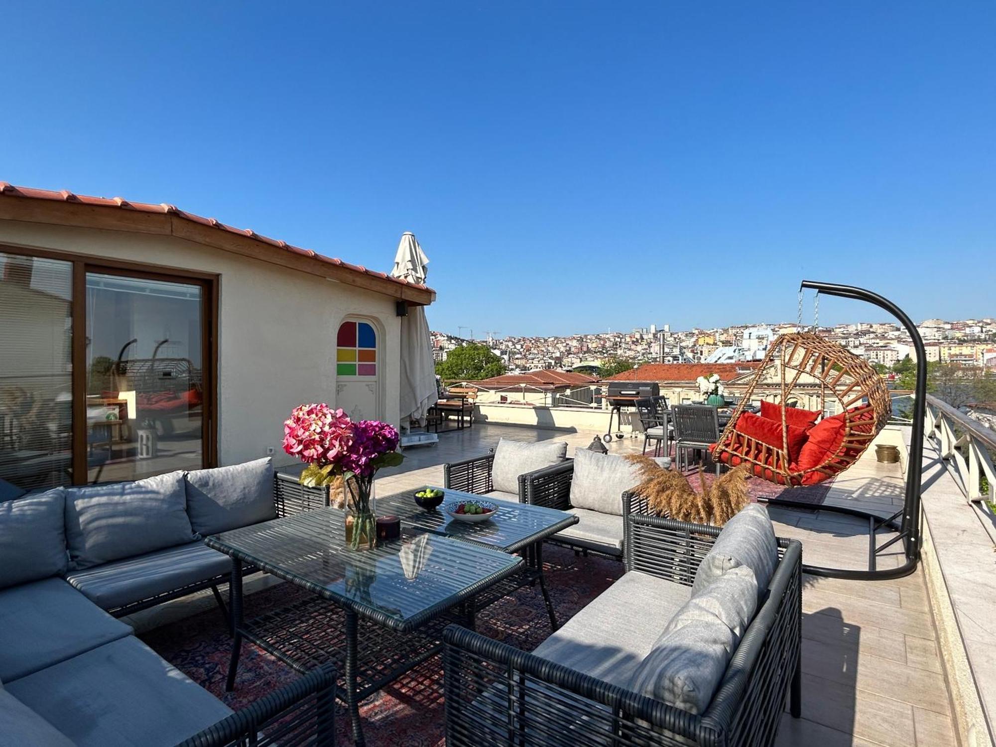 Waterfront Apartment By The Tram - Terrace With Dome & Golden Horn View In Fatih اسطنبول المظهر الخارجي الصورة