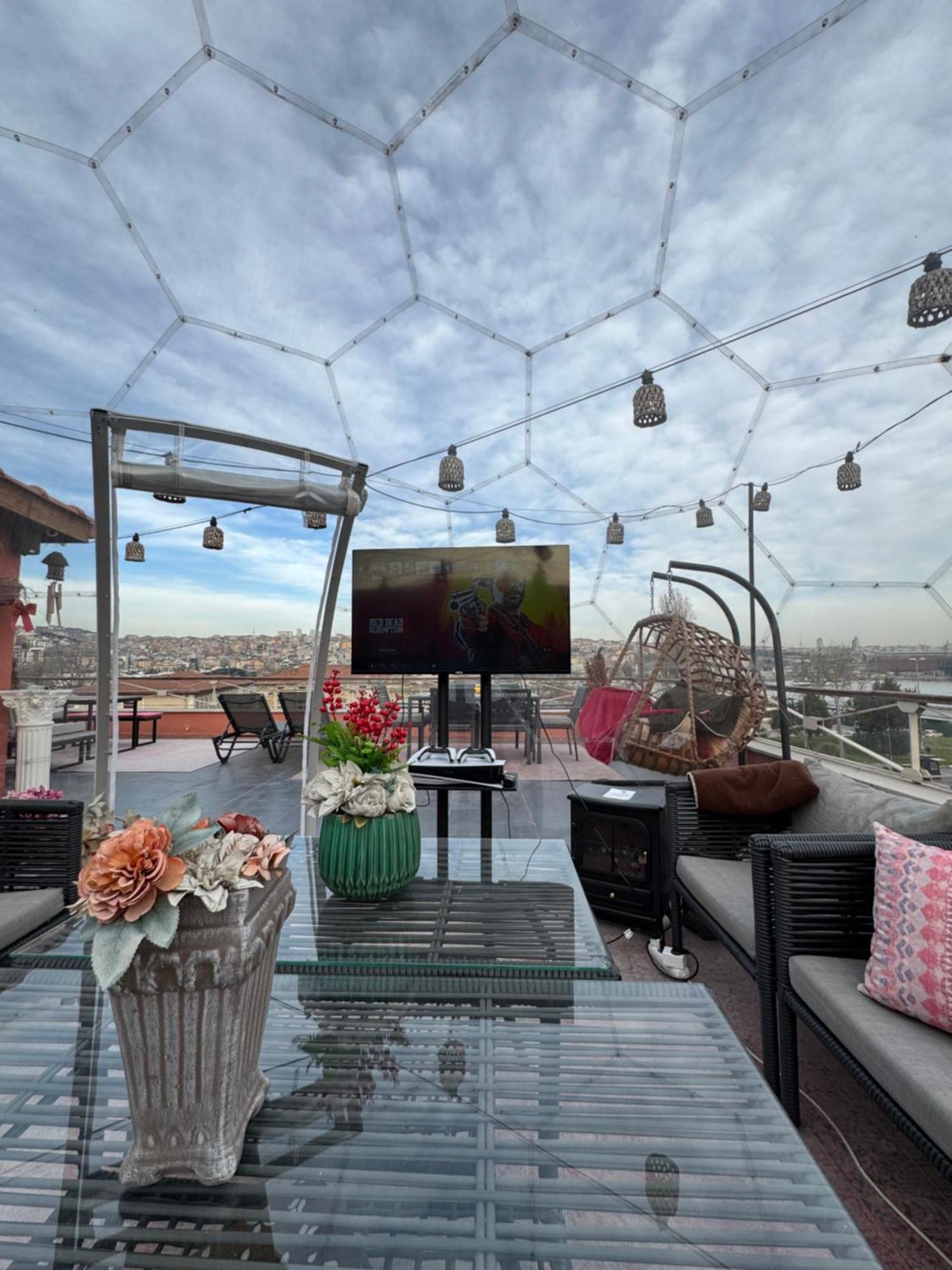 Waterfront Apartment By The Tram - Terrace With Dome & Golden Horn View In Fatih اسطنبول المظهر الخارجي الصورة